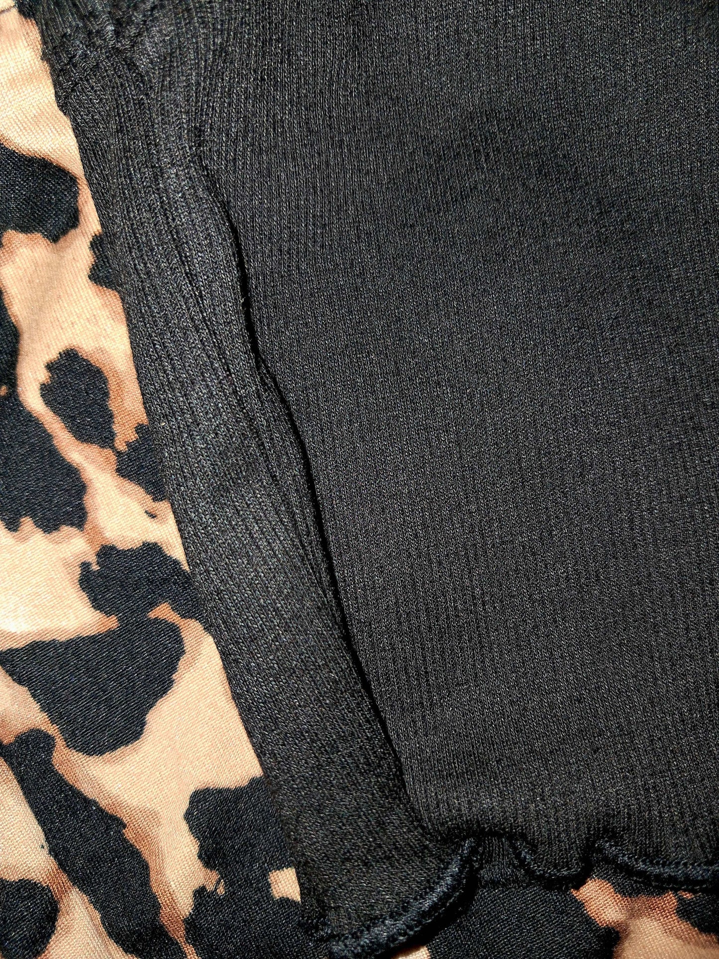 SCALLOPED CROP TOP & LEOPARD PRINT MINI SKIRT